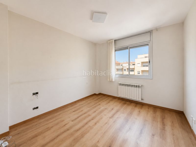Foto 5251c18f-f2f4-4540-b681-3db7587b649b. Casa amb calefacció aparcament a Poblenou Barcelona