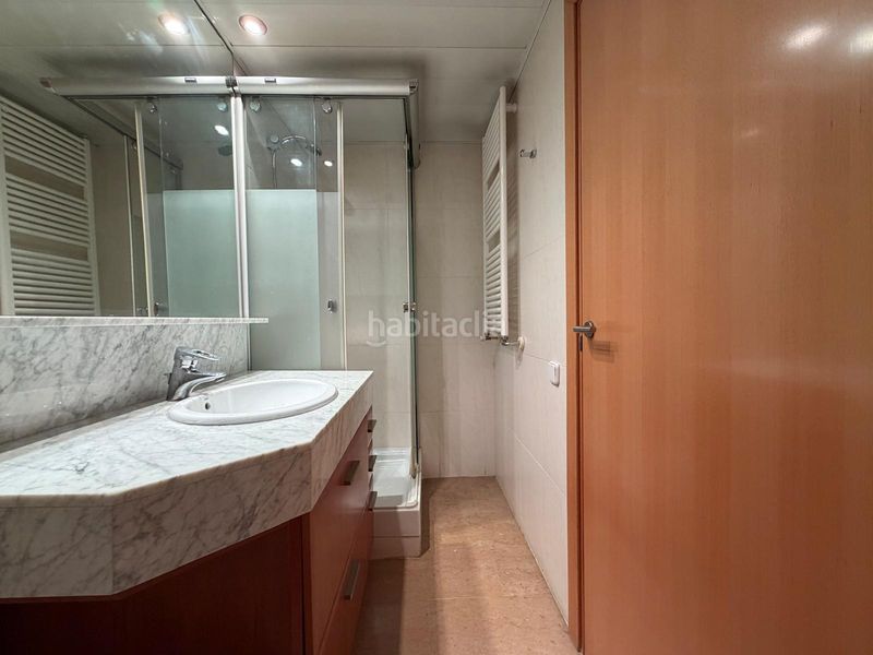 Foto 1e20f2e5-971c-40d5-81c5-4ae10156aef3. Casa amb calefacció aparcament a Poblenou Barcelona