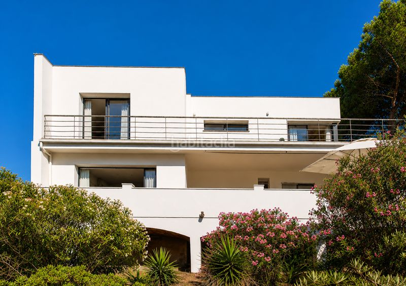 Foto 2165c6cd-82b4-4e9a-a9fb-a01044343c95. Casa amb calefacció aparcament a Eixample Residencial Escala (L´)