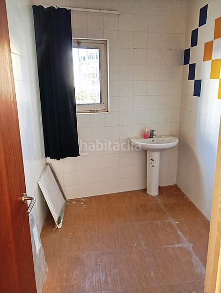 Foto f37e0d5f-d5a4-4ed0-b073-e3c739bca19a. Local commercial dans avinguda de montgó 142 dans Port - La Clota - Puig Sec Escala (L´)