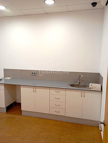 Foto f403e268-0105-4b59-ab03-fc8d8be2da6f. Local commercial dans avinguda de montgó 142 dans Port - La Clota - Puig Sec Escala (L´)