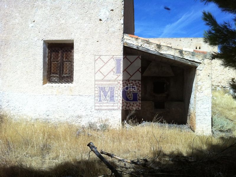 Foto 267cd4d3-d663-46c1-abe6-0a0ad271f665. Masia a Yeste