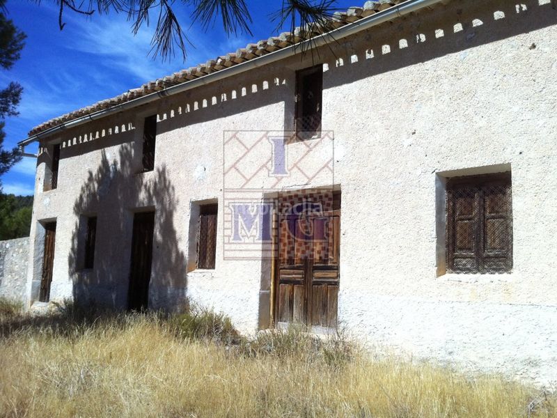 Foto 412ed634-f19c-41d5-96d3-913cc3d40ec4. Masia a Yeste