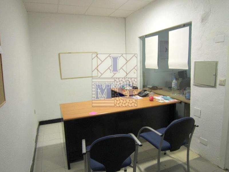 Foto d57d8681-d8a9-45ba-a29b-3a809f2359ce. Rent business premise in Cabezo de Torres Murcia