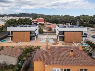 Maison à Camí del pla del llop 9. Casa obra nova a palamós