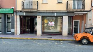 Local Comercial en Carrer president maci 56. Oportunidad local a palams