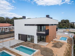 CONJUNTO RESIDENCIAL 4 CASAS MAS PARERAS