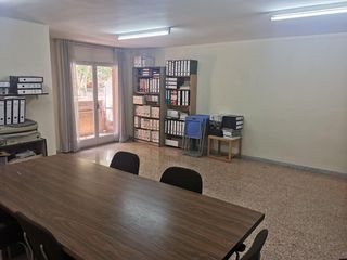 Miete Büro  Prim. Despacho en alquiler en paseo prim