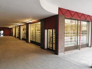 Lloguer Local Comercial  Calle mare molas. Local esquinero en alquiler