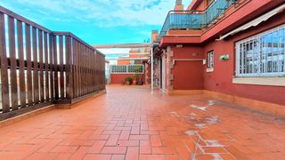 Lloguer Àtic a Llevant. Ático en alquiler con gran terraza reus