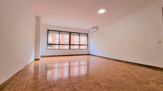 Lloguer Pis a Ponent. Amplio piso de 4 habitaciones en reus zona biblioteca