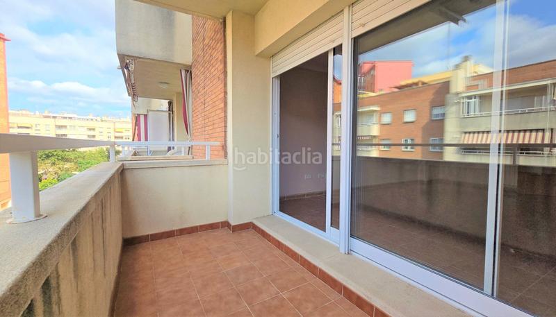 Foto 64c5423e-139d-4145-acca-1c22c30cdd2d. Piso acogedor piso de 4 habitaciones con piscina comunitaria. en Reus
