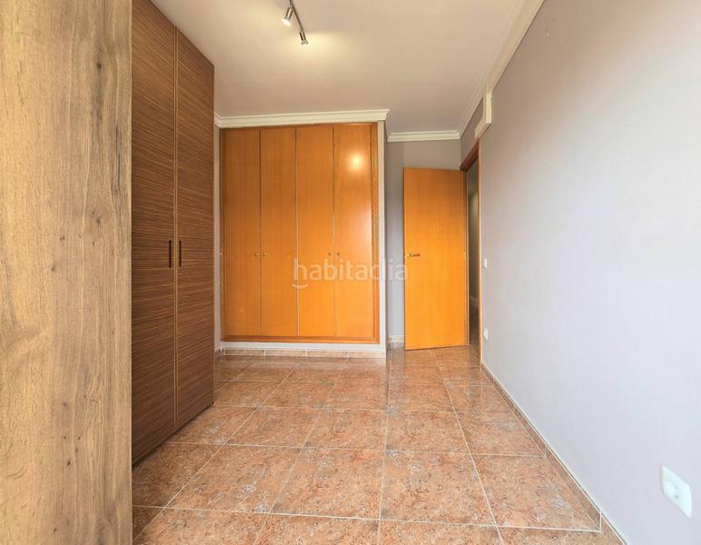 Foto 6b289b3a-ae8a-4c45-ab38-26eab85b2650. Piso acogedor piso de 4 habitaciones con piscina comunitaria. en Reus