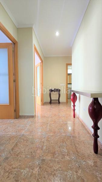 Foto 99dc2cee-ee99-4e32-bfee-caa48bb54d33. Piso acogedor piso de 4 habitaciones con piscina comunitaria. en Reus