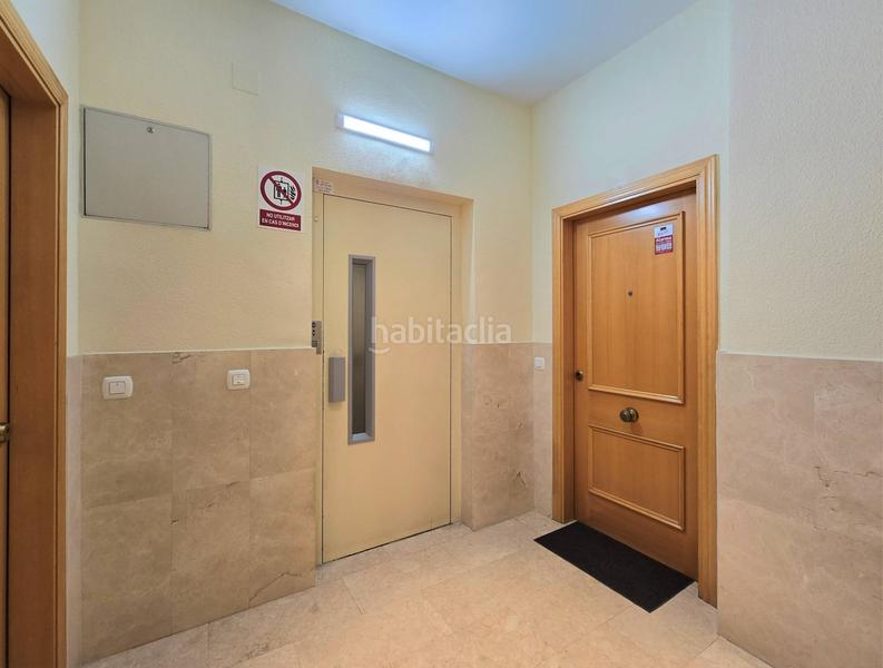 Foto ba2db166-4f89-4b29-85a3-114209d582c1. Piso acogedor piso de 4 habitaciones con piscina comunitaria. en Reus