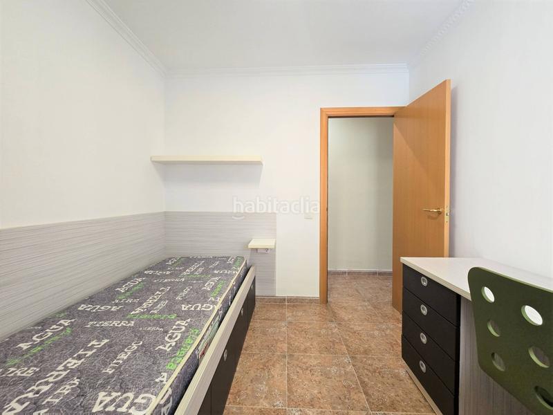 Foto c3627dec-4925-4713-a498-da7bf2762f22. Piso acogedor piso de 4 habitaciones con piscina comunitaria. en Reus