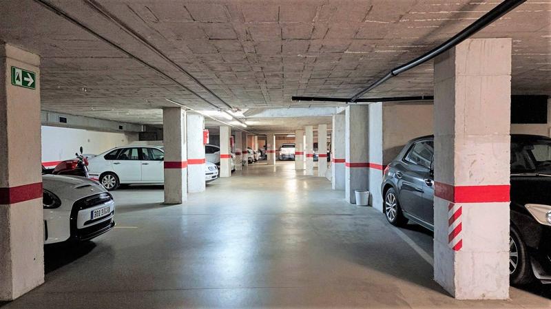 Foto 220901d0-cc2f-4991-9139-1aeb78abfcad. Aparcament cotxe a Ponent Reus