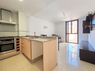 Pis  Font. Piso de 2 habitaciones en pleno corazón de reus  para entrar a v