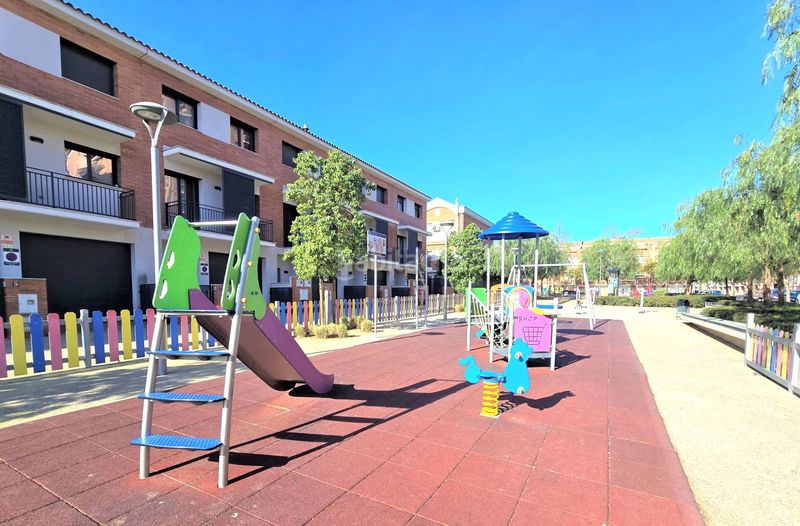 Foto a5254351-aca8-4c96-b559-a143d4d5d7b8. Casa amb calefacció aparcament piscina a Centre Reus