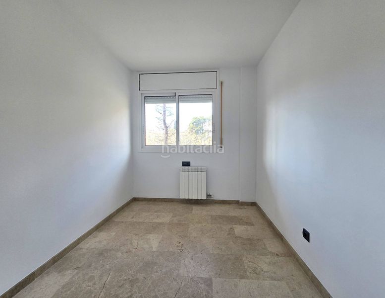 Foto 727c267a-3e8c-4243-b63d-b7d720f6096a. Pis amb calefacció aparcament piscina a Mestral Reus