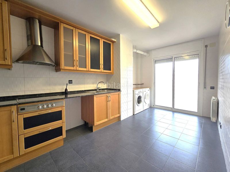 Foto b3cea880-e97b-4e53-9fc8-203c62a2a8ad. Pis amb calefacció aparcament piscina a Mestral Reus