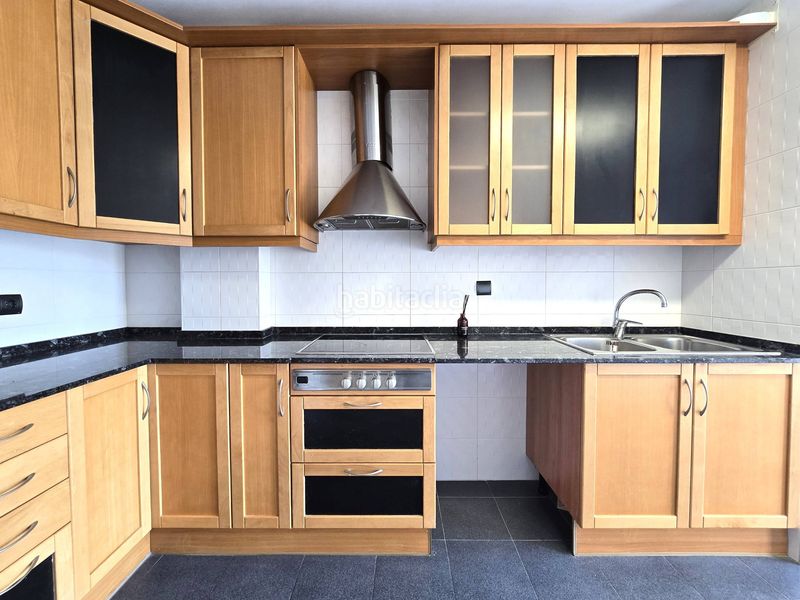 Foto f73da1de-fccf-40a5-8c77-79360397268d. Pis amb calefacció aparcament piscina a Mestral Reus