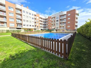 Etagenwohnung  Poboleda de. Piso exclusivo de 4 habitaciones  pk piscina en zona mestral de
