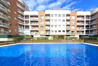 Flat  Poboleda de. Piso exclusivo de 4 habitaciones  pk piscina en zona mestral de