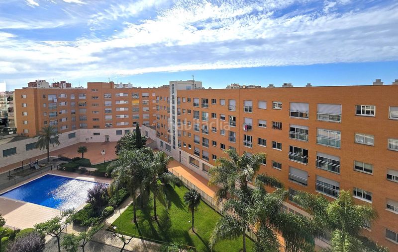 Foto eb39cb0f-534f-42f1-a1ee-f20d35afcf68. Pis amb calefacció aparcament piscina a Ponent Reus