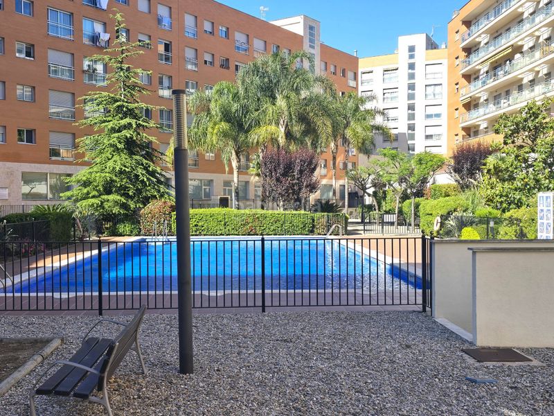 Foto fc0a88d0-9b71-48fb-a8f0-9feaca477e52. Pis amb calefacció aparcament piscina a Ponent Reus