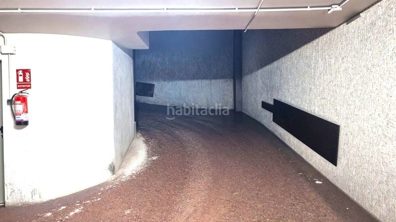 Foto 4bc8191d-0b55-4950-a360-931eb06803b7. Aparcament cotxe a Centre Reus