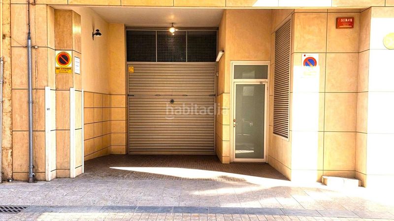 Foto c98e9525-a047-445d-b3bb-510a13fdba6d. Aparcament cotxe a Centre Reus