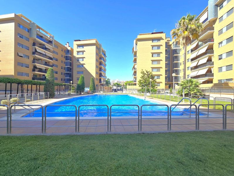 Foto 901853b3-a203-41b8-b2cb-e6bb3faeb09c. Pis amb calefacció aparcament piscina a Llevant Reus