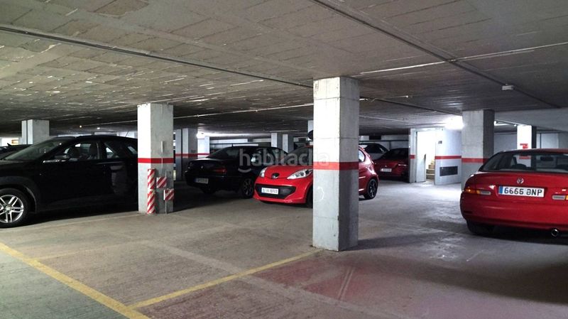 Foto 0165932a-1bcf-45eb-beac-8d37273d60bf. Aparcament cotxe a Ponent Reus
