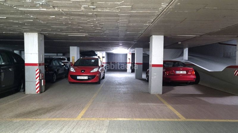 Foto 3b7b0b5b-f039-485f-86e0-5a9e4dfc5151. Aparcament cotxe a Ponent Reus