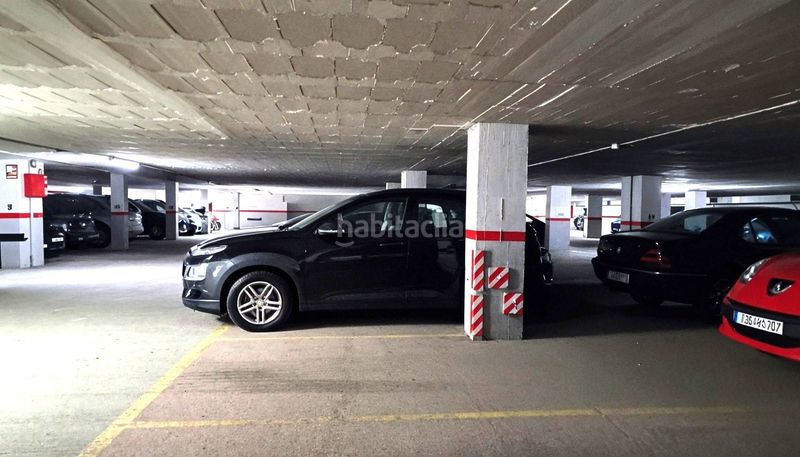 Foto 53a629b5-50b3-4b3b-a097-f306932e86a3. Aparcament cotxe a Ponent Reus