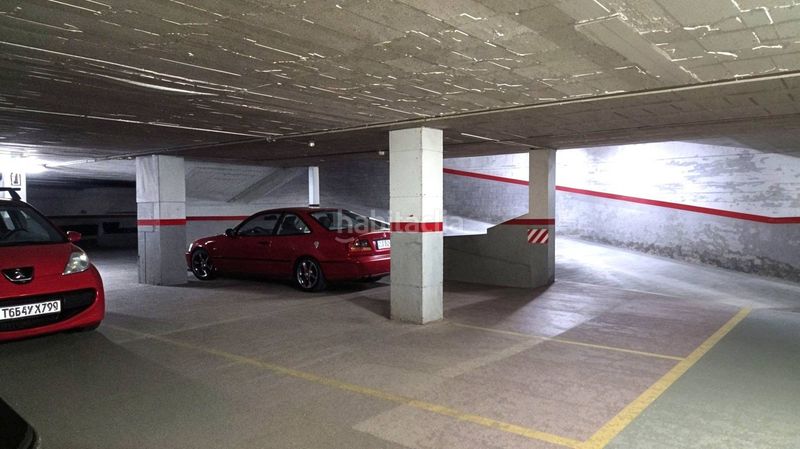Foto b0855174-93b6-4c5b-ba7c-7daafd3b23d8. Aparcament cotxe a Ponent Reus