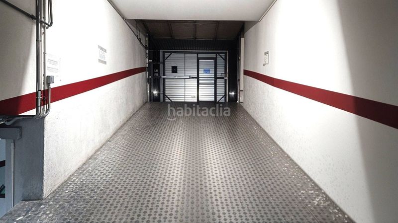 Foto a4bbeecb-f99f-4012-9052-2fff2a1d8151. Aparcament cotxe a Centre Reus