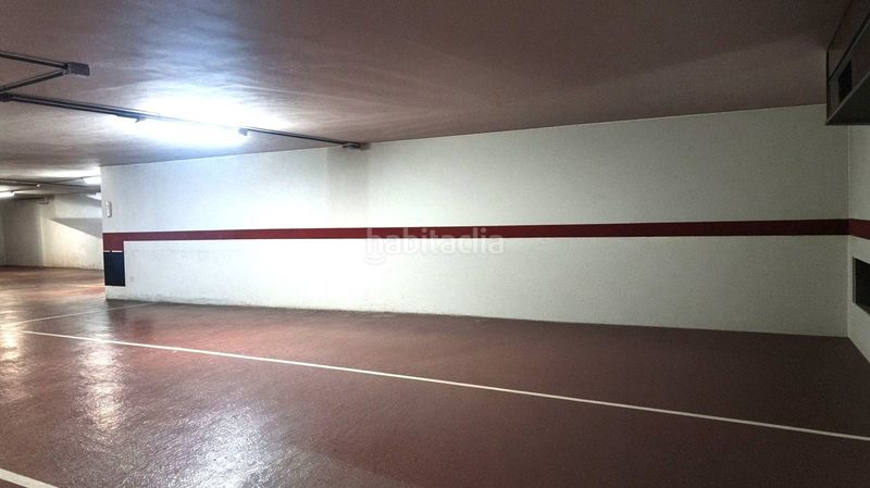 Foto d71219bf-83d5-4bc5-8c66-cb87f042d427. Aparcament cotxe a Centre Reus