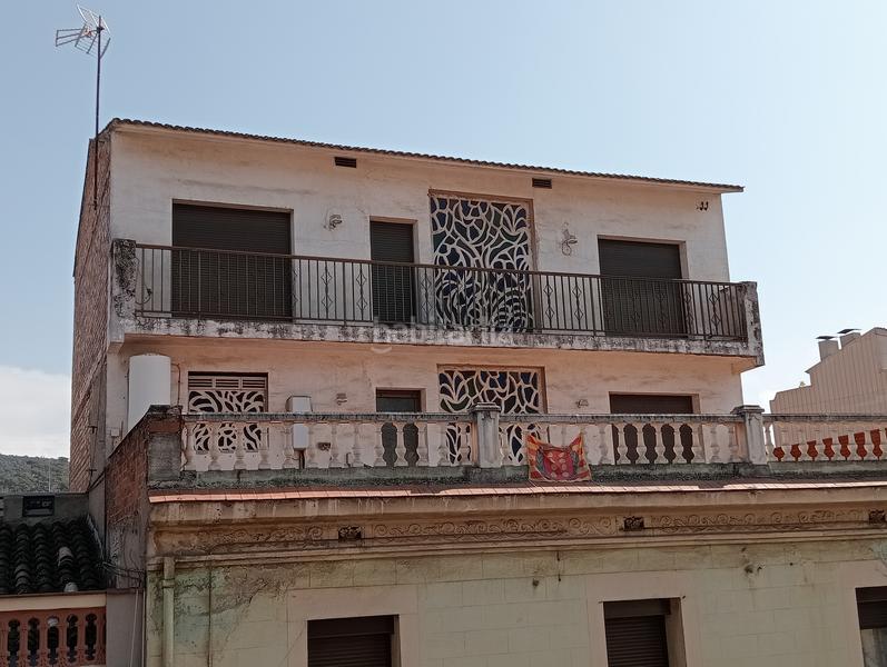 Foto e77d775f-c78d-4dc4-b773-c4946fe36874. Casa a carrer major 45 a Montcada Centre - La Ribera Montcada i Reixac