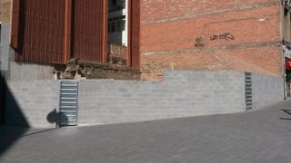 Terreny residencial a Riu Nord. Solar en venta en el centro  santa coloma de gramenet.