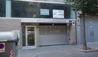 Aparcament cotxe a Centre. Parking con trastero, en el centro de santa coloma de gramenet