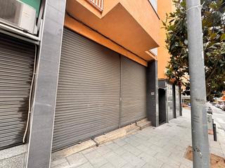 Business premise in Centre. Local comercial en venta en el centro de santa coloma de gramene