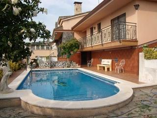 Casa a Maanet de la Selva Poble. Casa de 3 plantas en venta en maanet de la selva  residencial p