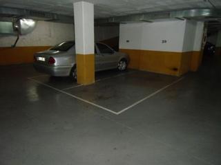 Aparcament cotxe  San carlos. Parking en venta para coche mediano en santa coloma de gramenet