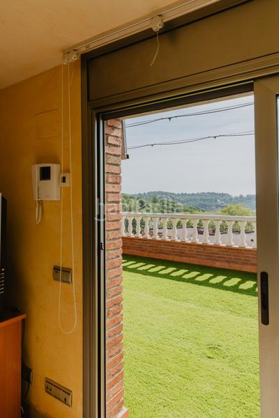 Foto 083cea34-4fd6-496b-bc5f-40087e4208bd. Maison avec chauffage parking dans Singuerlín Santa Coloma de Gramenet