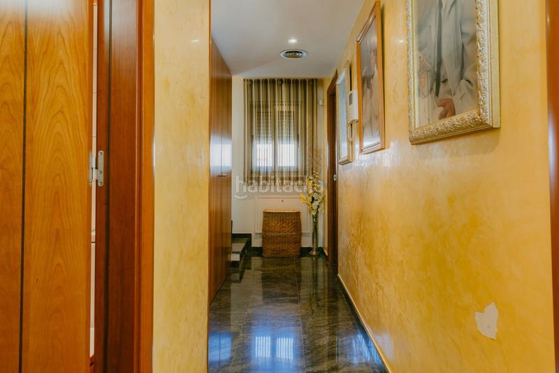 Foto 0b68a01c-6df3-4607-9278-2542711e6076. Maison avec chauffage parking dans Singuerlín Santa Coloma de Gramenet