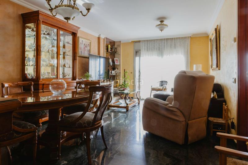 Foto 10d8b1ae-a390-4b0b-8ec8-14da4b0fe024. Maison avec chauffage parking dans Singuerlín Santa Coloma de Gramenet