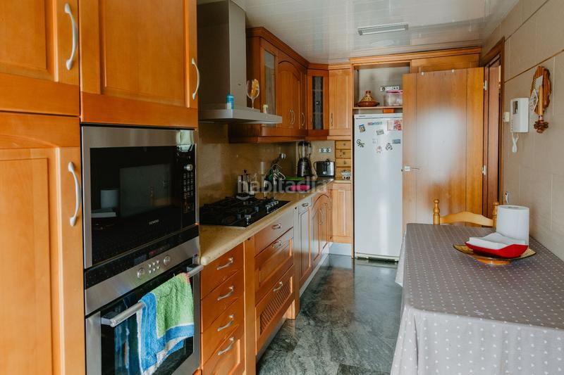 Foto 2d2c3001-f8cf-491d-a03d-87746b7f38ed. Maison avec chauffage parking dans Singuerlín Santa Coloma de Gramenet