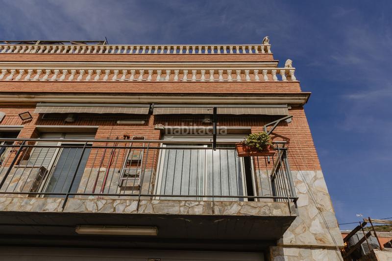 Foto 30a5a4a1-a76d-4640-b6e8-09557602fd66. Maison avec chauffage parking dans Singuerlín Santa Coloma de Gramenet